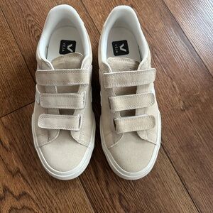 Veja Recife Suede Velcro Sneakers 8